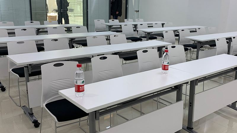 Office Furniture Buying Guide: How to Choose the Right Office Furniture for Your Workspace
